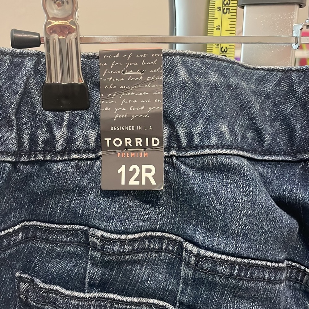 NWT Torrid Bombshell Skinny - Picture 5 of 9